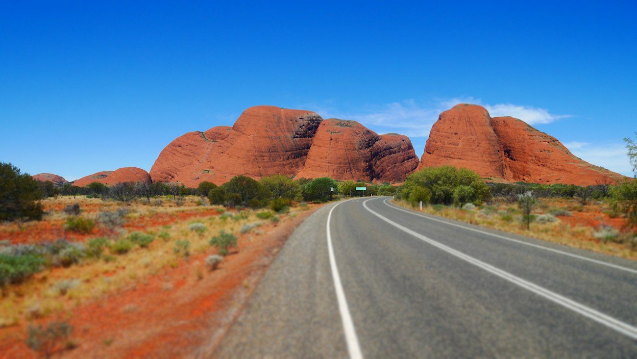 A road approaching the domes of Kata Tjuta